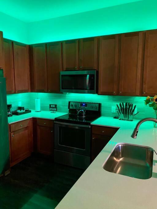 Luxury Apartment With King Bed And Pool And Free Parking 4 Houston Dış mekan fotoğraf